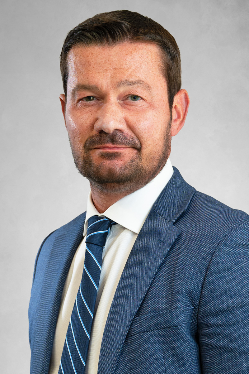 Jason W. Hilliard headshot