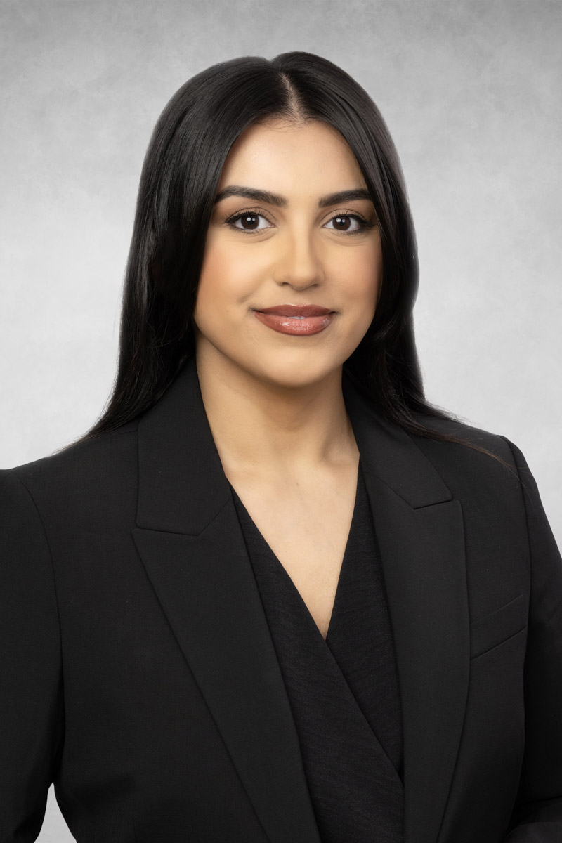 Jasleen Grewal headshot.