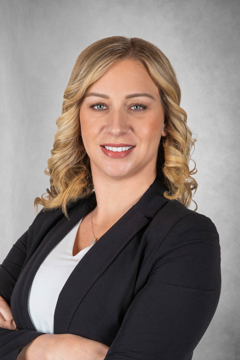 Sheena Alves Headshot