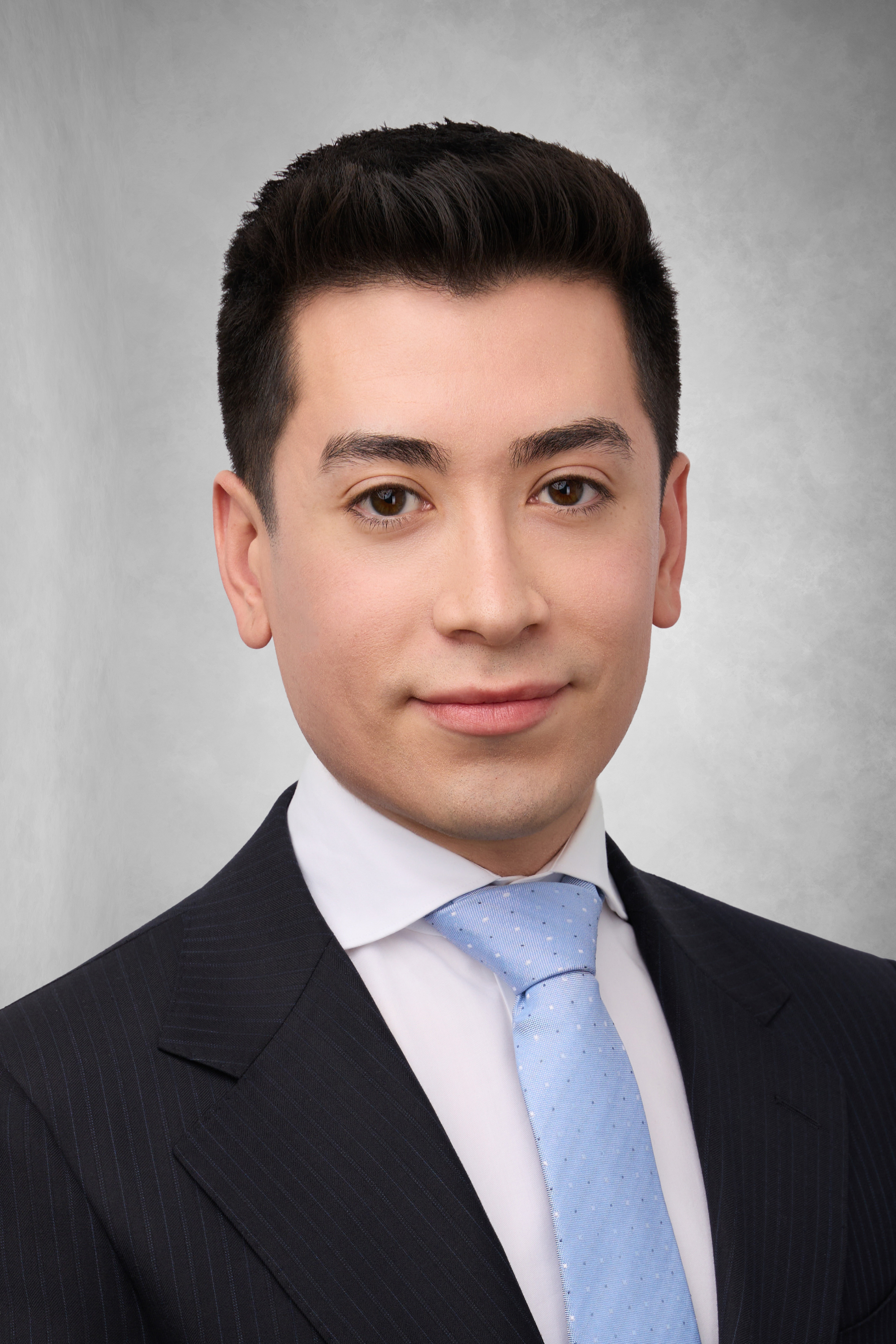 Cesar Munoz headshot